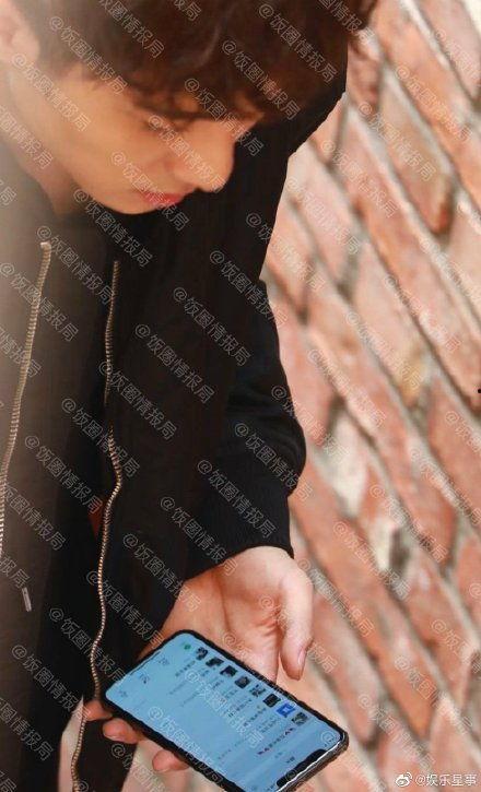 郭子凡女友吃瓜